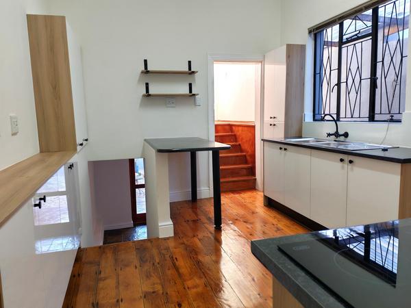 House For Sale in Woodstock Upper, Cape Town